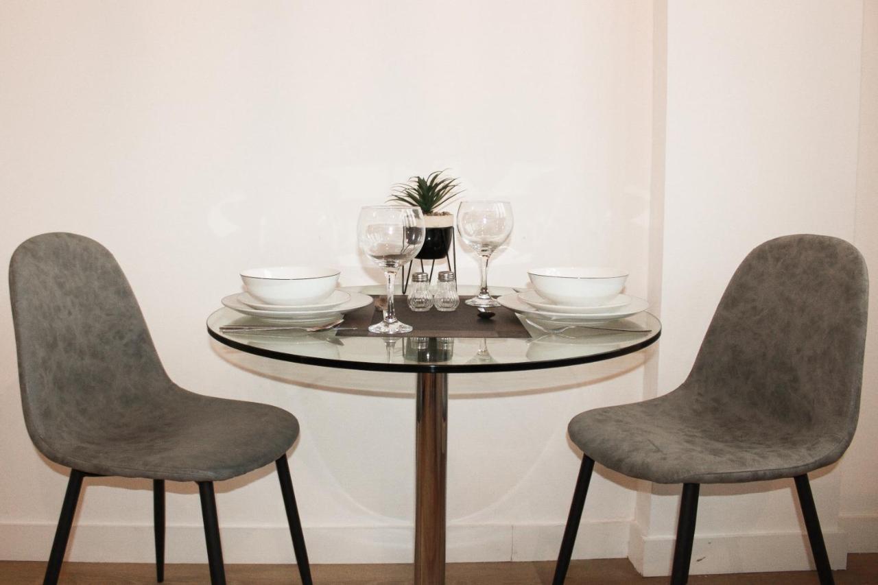 Modern Luxury Serviced Duplex Apartments By Repose- 150 Metro Court, West Bromwich Zewnętrze zdjęcie