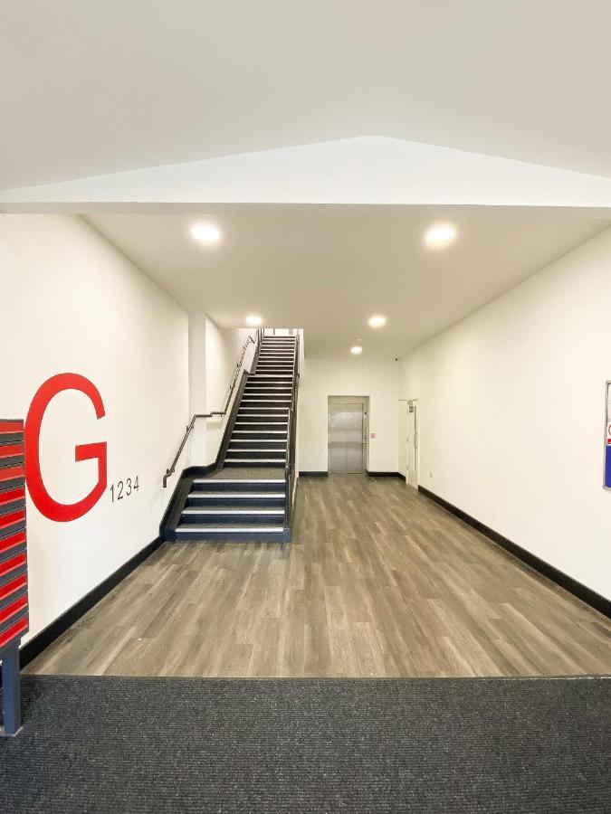 Modern Luxury Serviced Duplex Apartments By Repose- 150 Metro Court, West Bromwich Zewnętrze zdjęcie