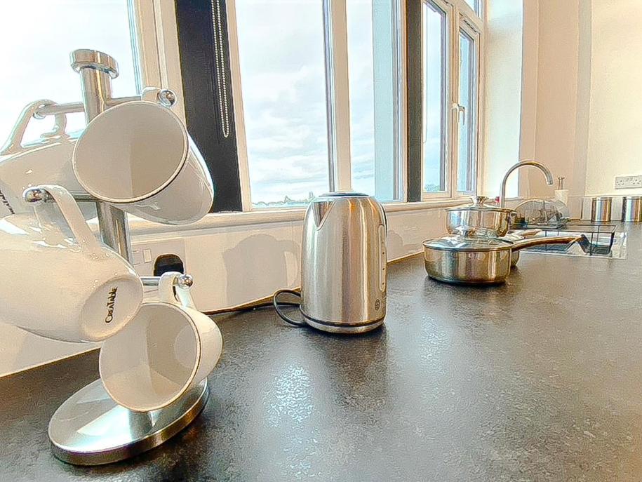 Modern Luxury Serviced Duplex Apartments By Repose- 150 Metro Court, West Bromwich Zewnętrze zdjęcie